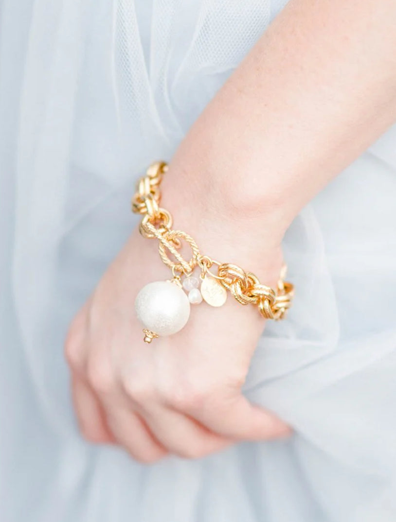 SUSAN SHAW HANDCAST GOLD WITH COTTON PEARL BRACELET