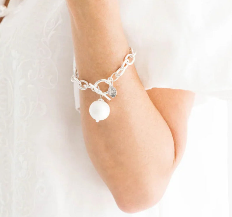 SUSAN SHAW HANDCAST SILVER WITH COTTON PEARL BRACELET